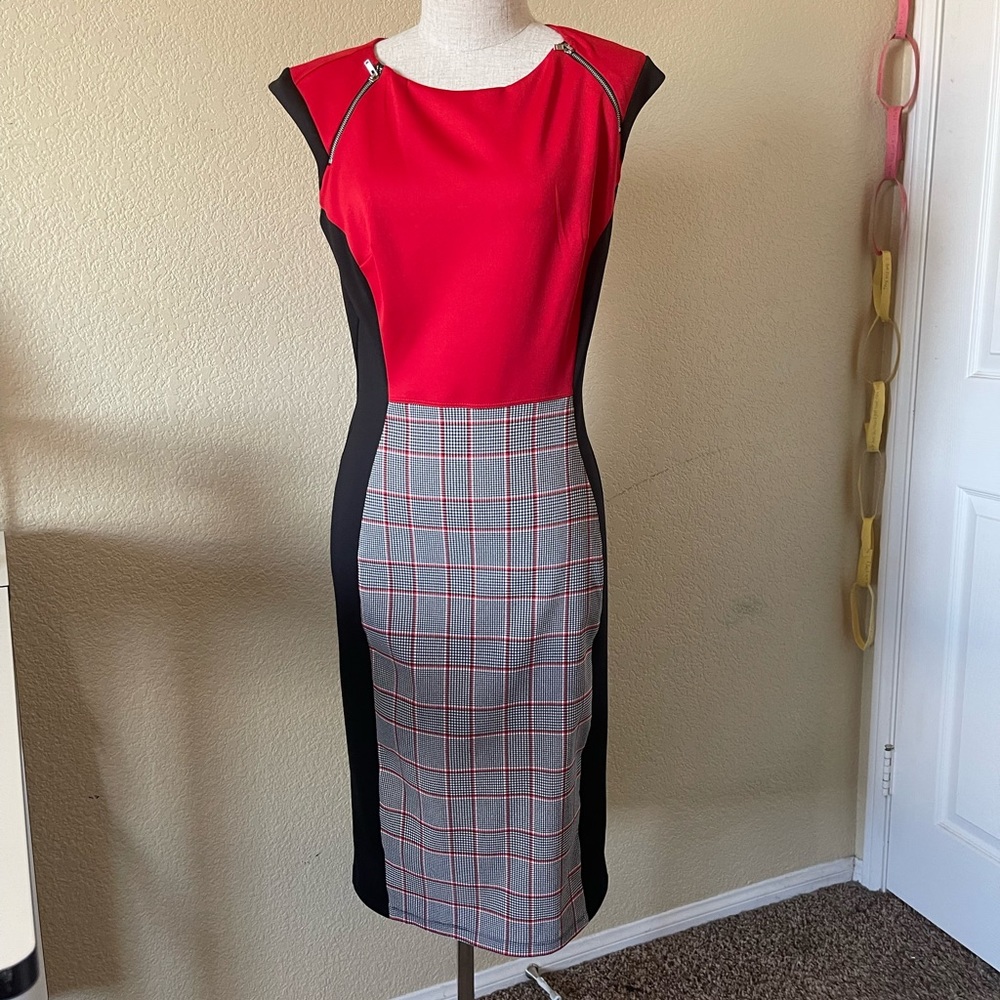 Sleeveless pencil dress